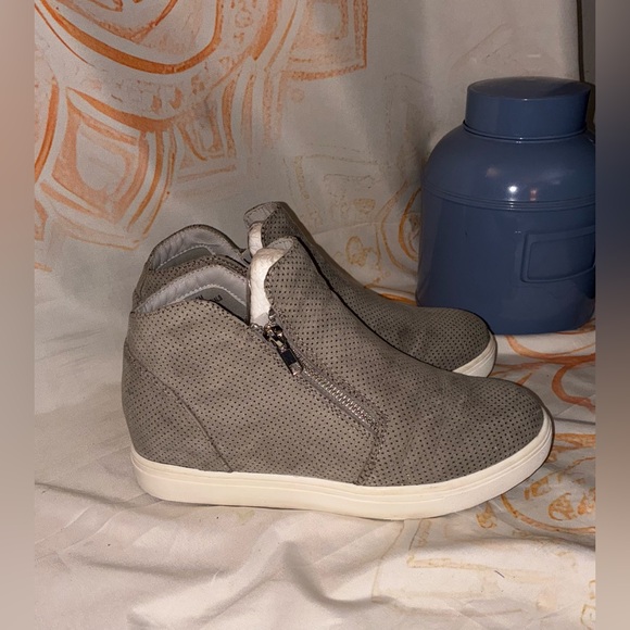 Cushionaire Gray Perforated High-Top Sneakers w/ a Heel - Picture 8 of 9